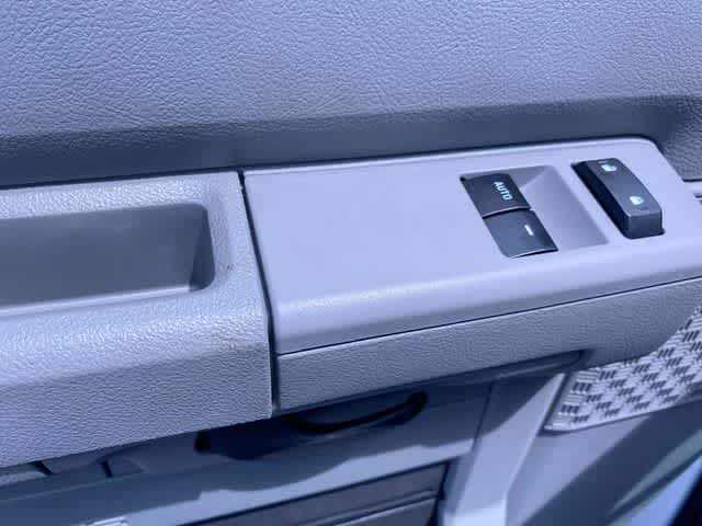 2025 Ford E-Series Cutaway base - E-450 DRW 176 WB 16-foot Utilimaster Box