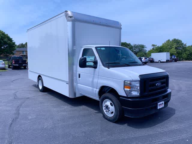 2025 Ford E-Series Cutaway base - E-450 DRW 176 WB 16-foot Utilimaster Box