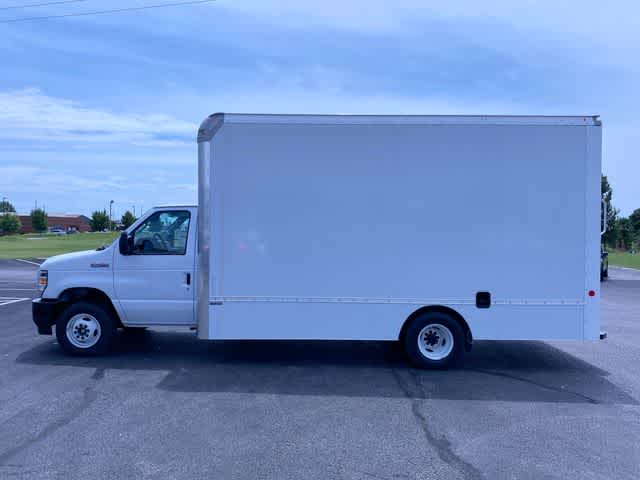 2025 Ford E-Series Cutaway base - E-450 DRW 176 WB 16-foot Utilimaster Box