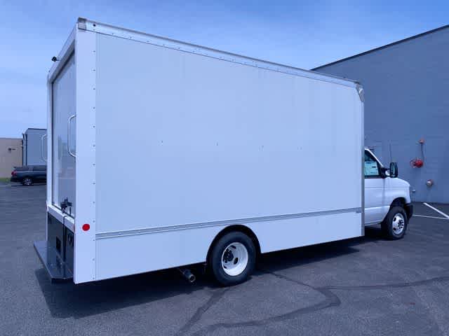 2025 Ford E-Series Cutaway base - E-450 DRW 176 WB 16-foot Utilimaster Box