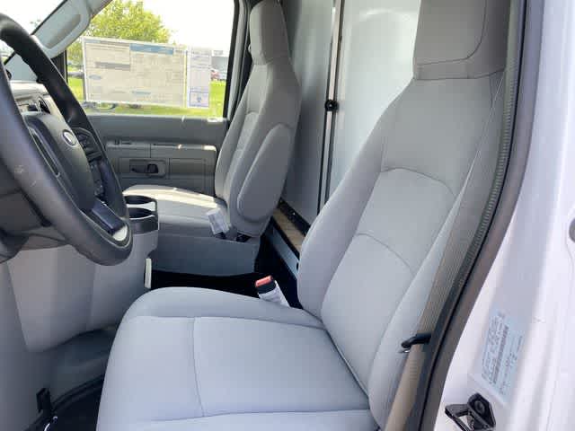 2025 Ford Econoline Cutaway E-450 DRW