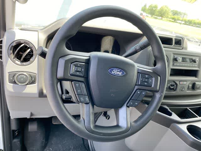 2025 Ford Econoline Cutaway E-450 DRW