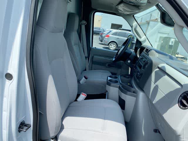 2025 Ford Econoline Cutaway E-450 DRW