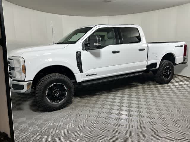 2026 Ford Super Duty F-350® XLT