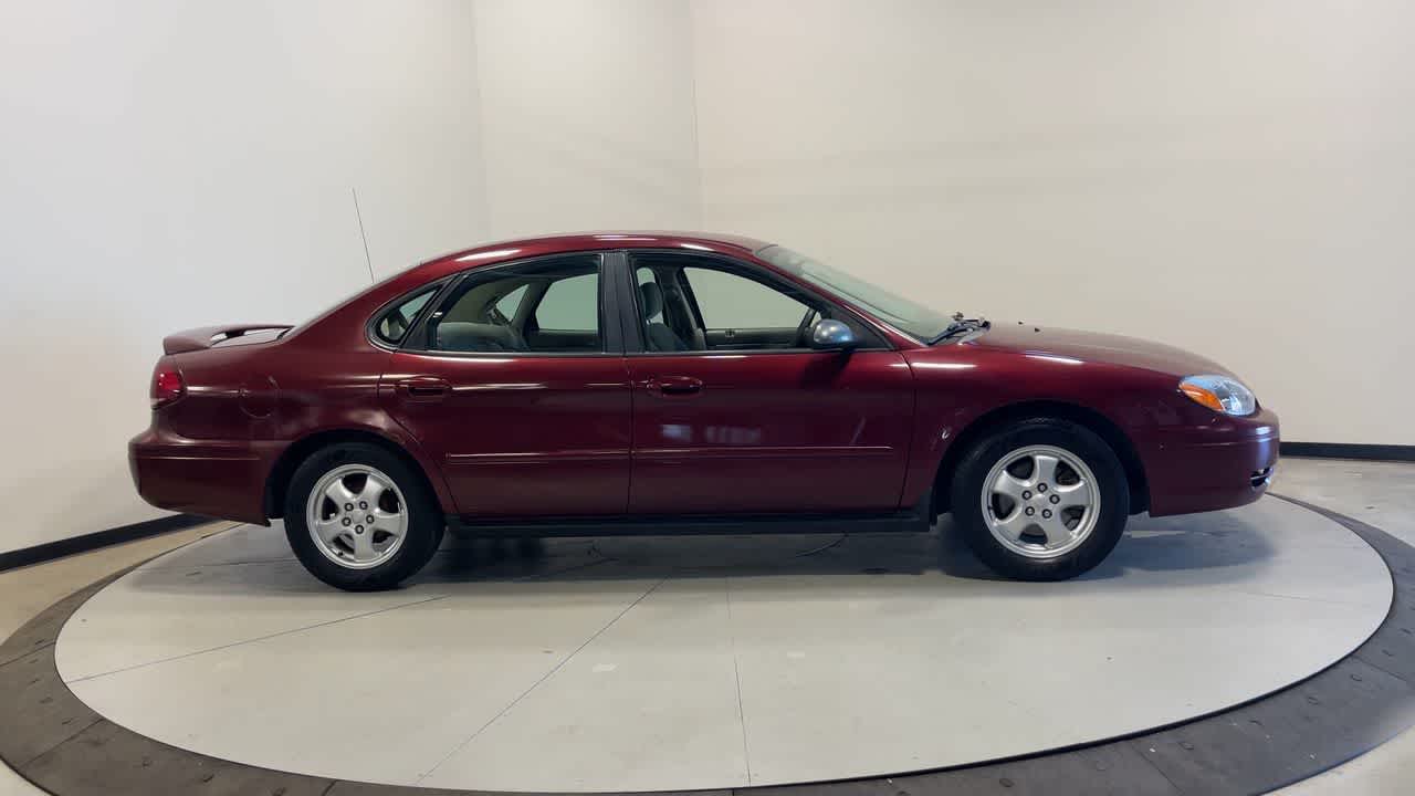 2005 Ford Taurus SE
