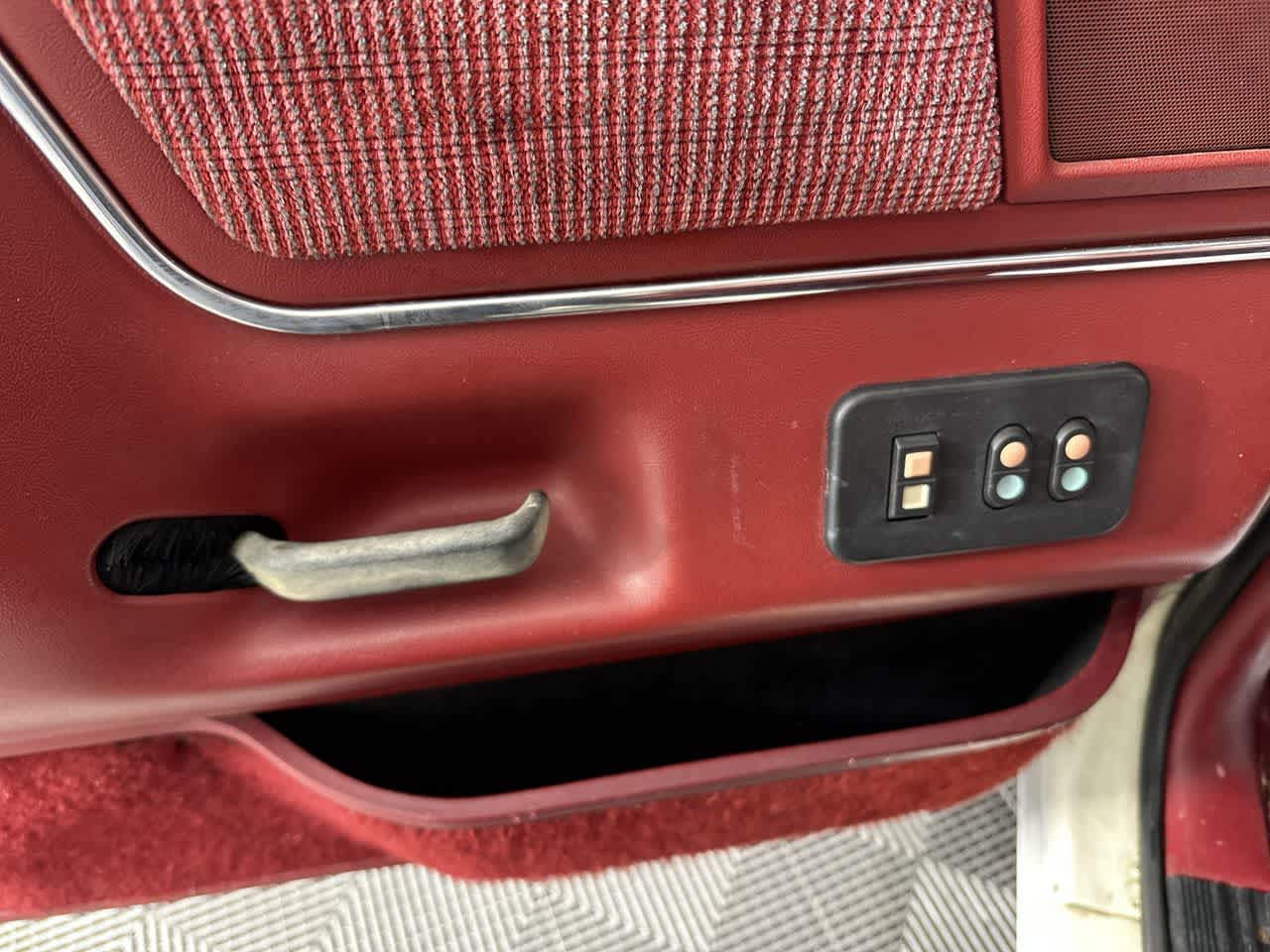 1989 Ford 1/2 Ton Trucks "S"