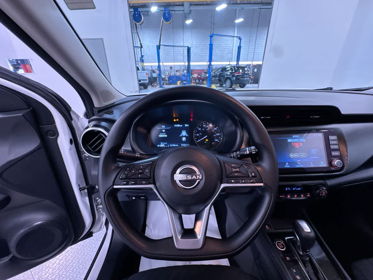 2022 Nissan Kicks SV