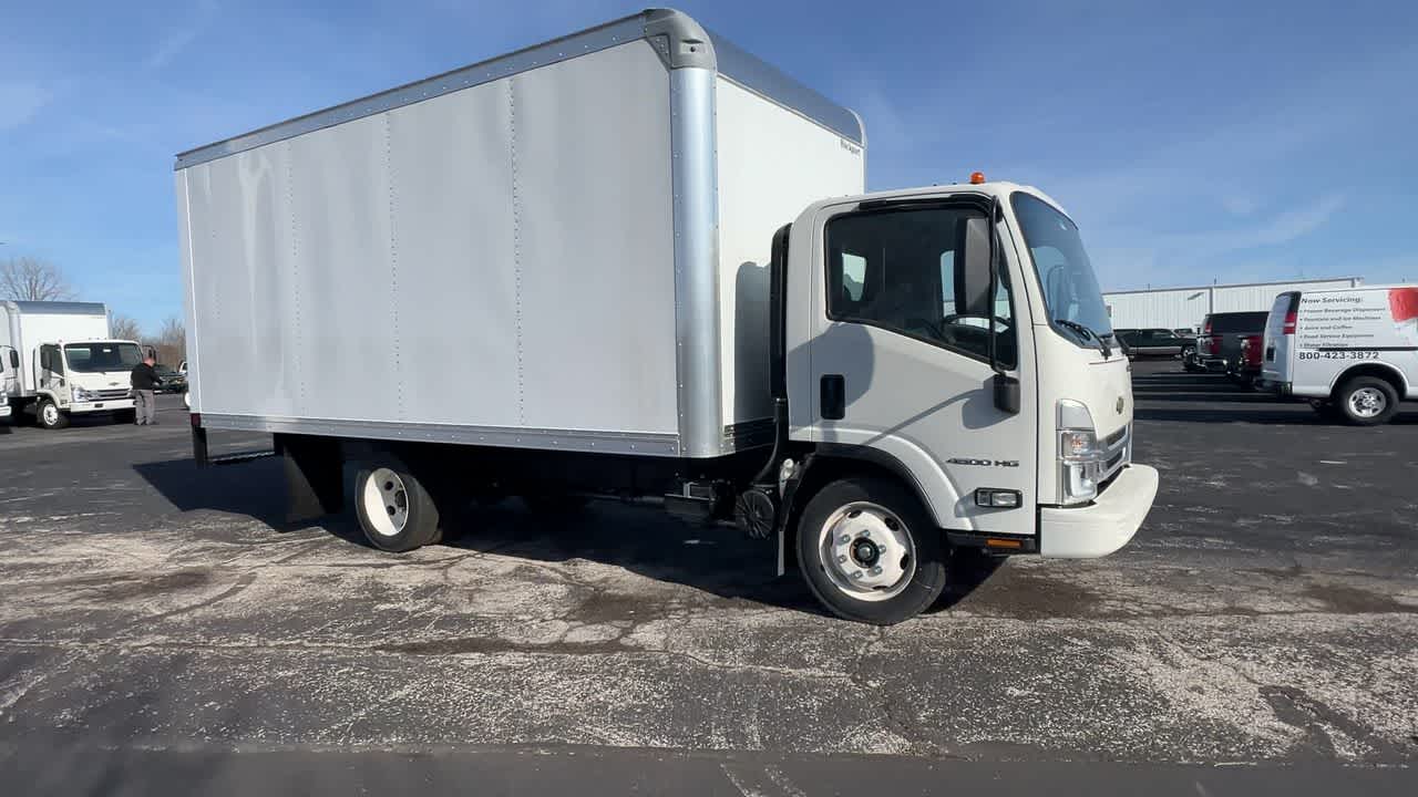 2024 Chevrolet Low Cab Forward 4500 HG Base