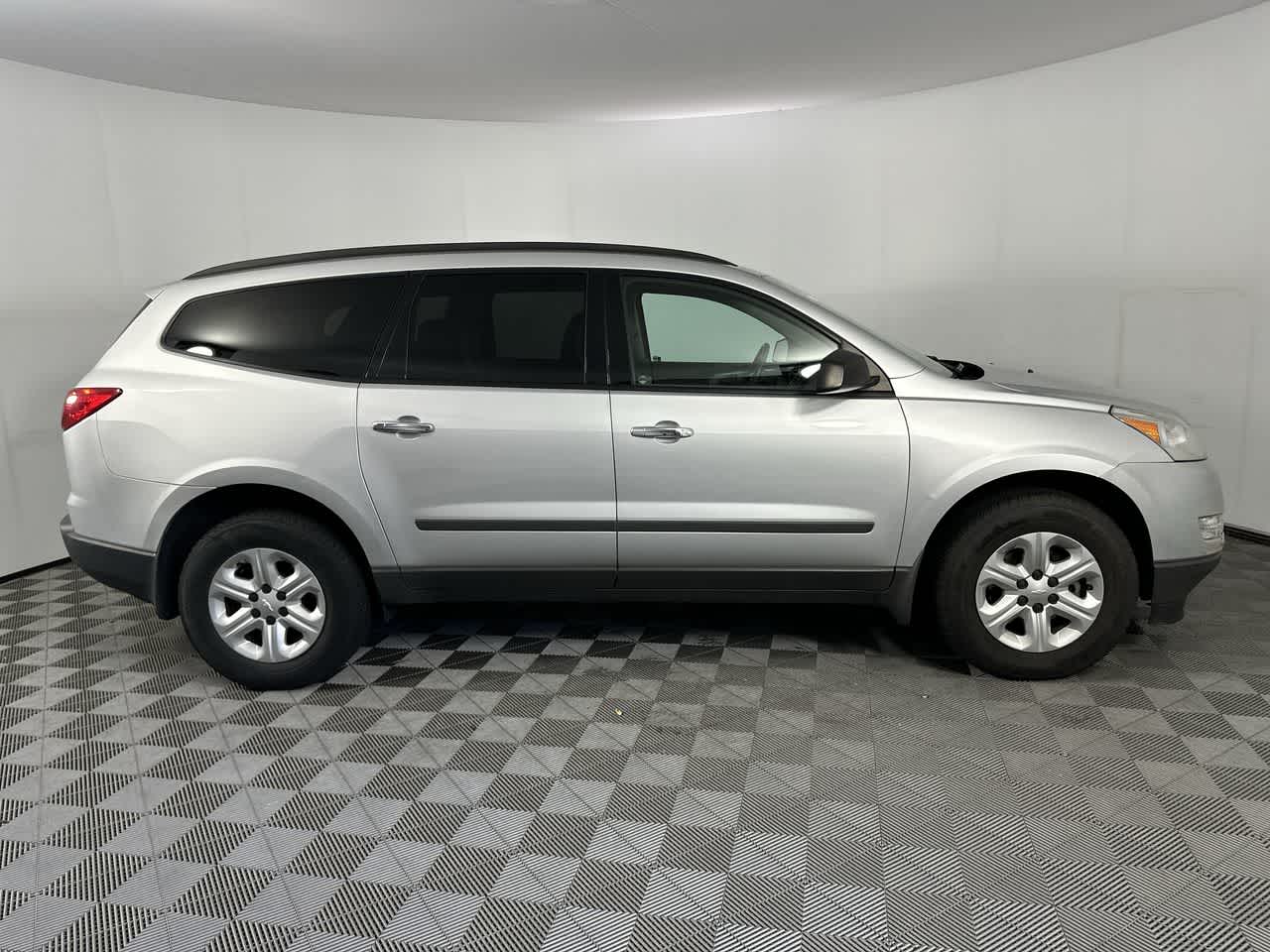 2011 Chevrolet Traverse LS