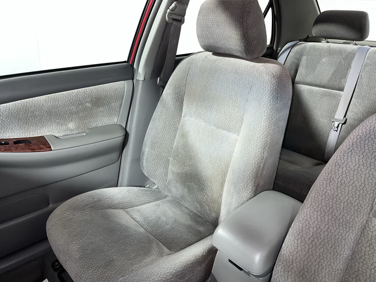 2004 Toyota Corolla LE