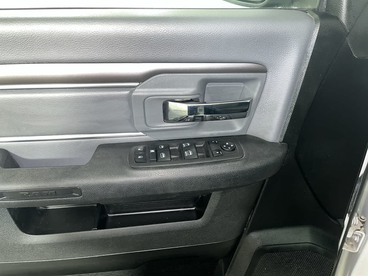 2024 RAM 1500 Classic SLT