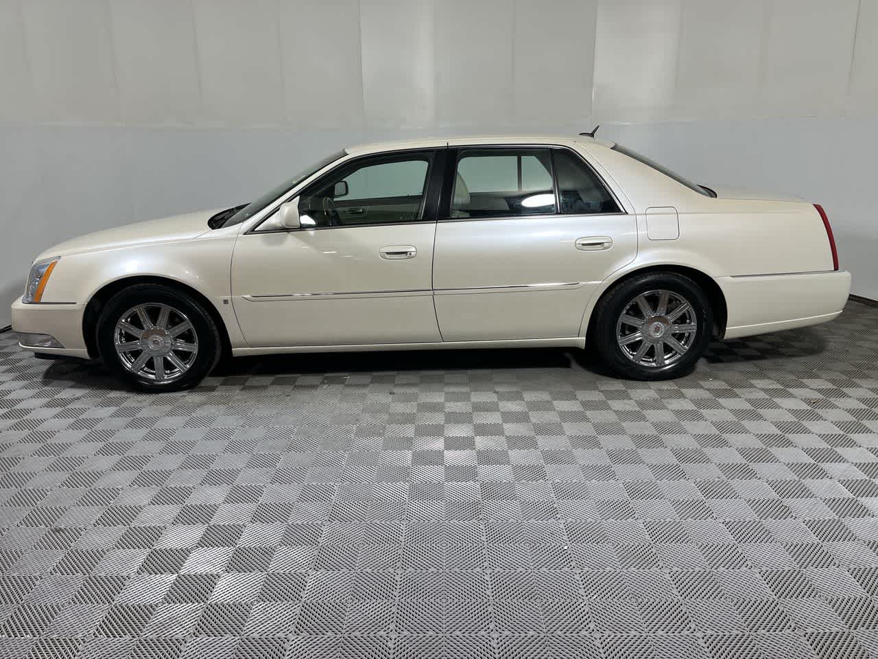 2008 Cadillac DTS w/1SD