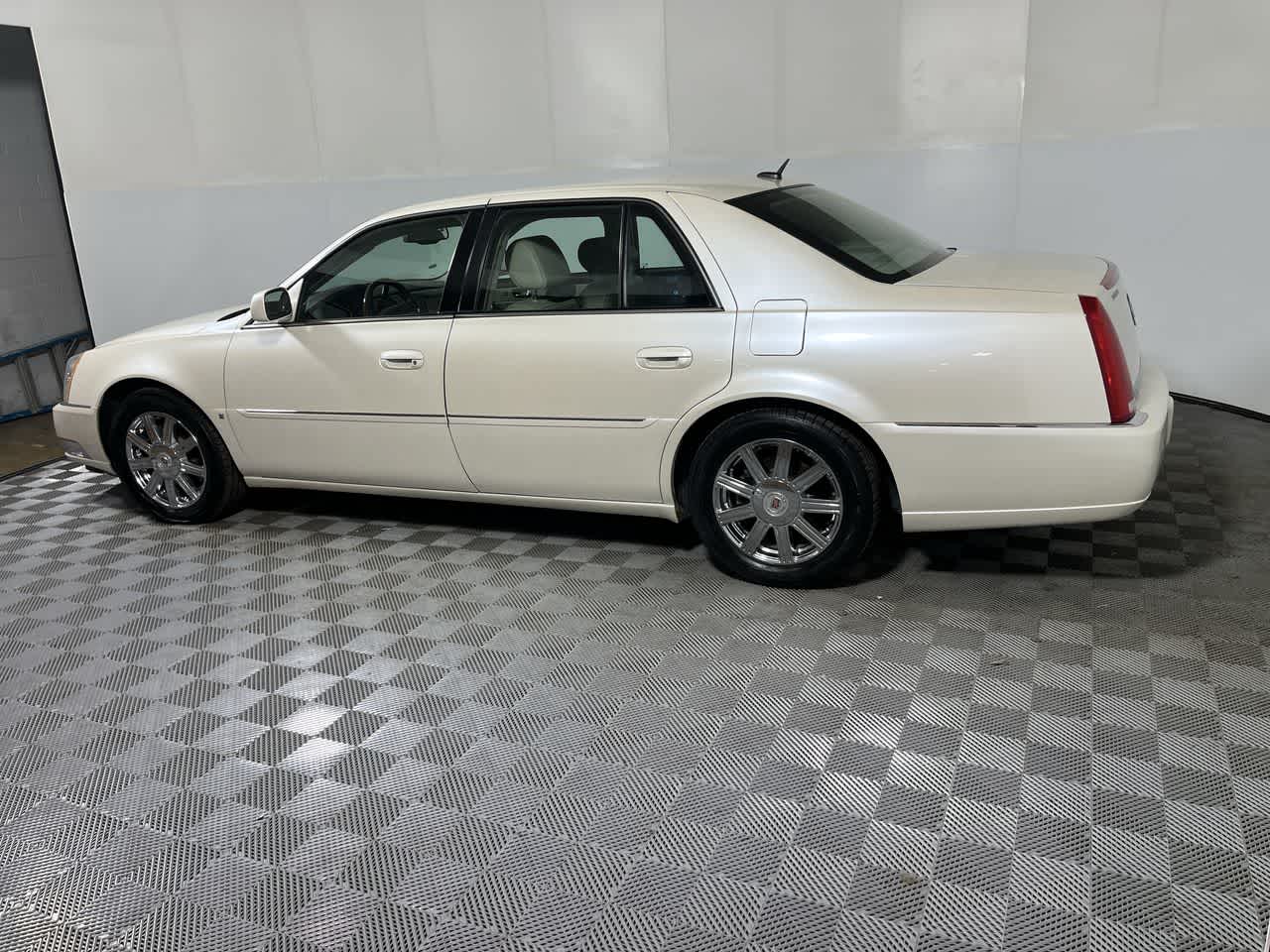 2008 Cadillac DTS w/1SD