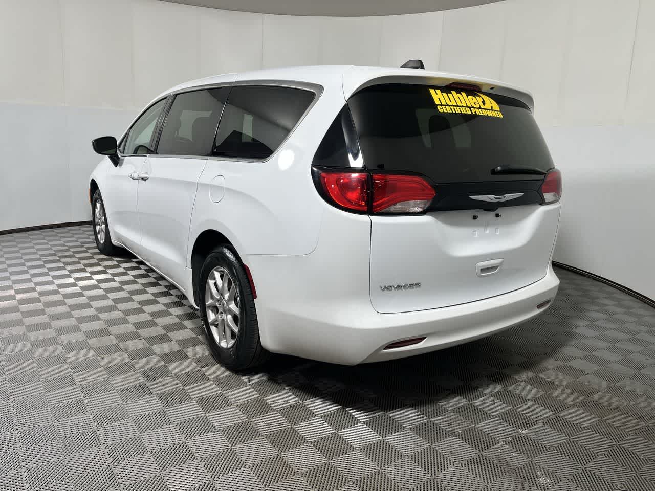 2024 Chrysler Voyager LX