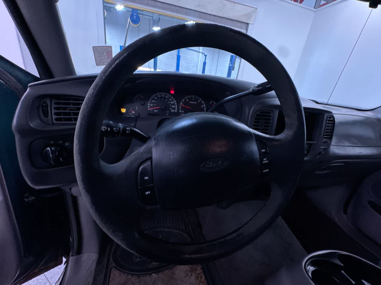 2000 Ford F-150 Work Series XL