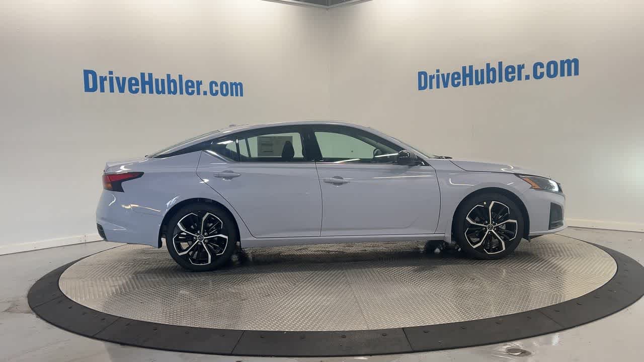 2025 Nissan Altima SR