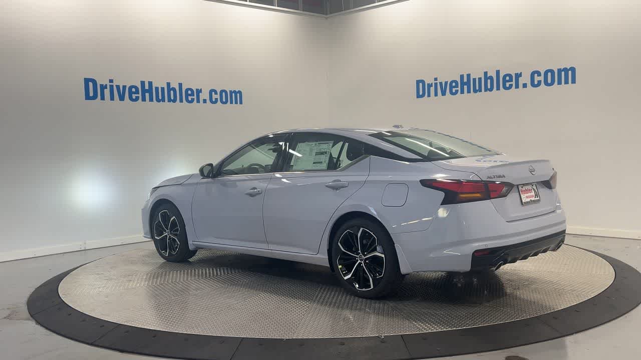 2025 Nissan Altima SR