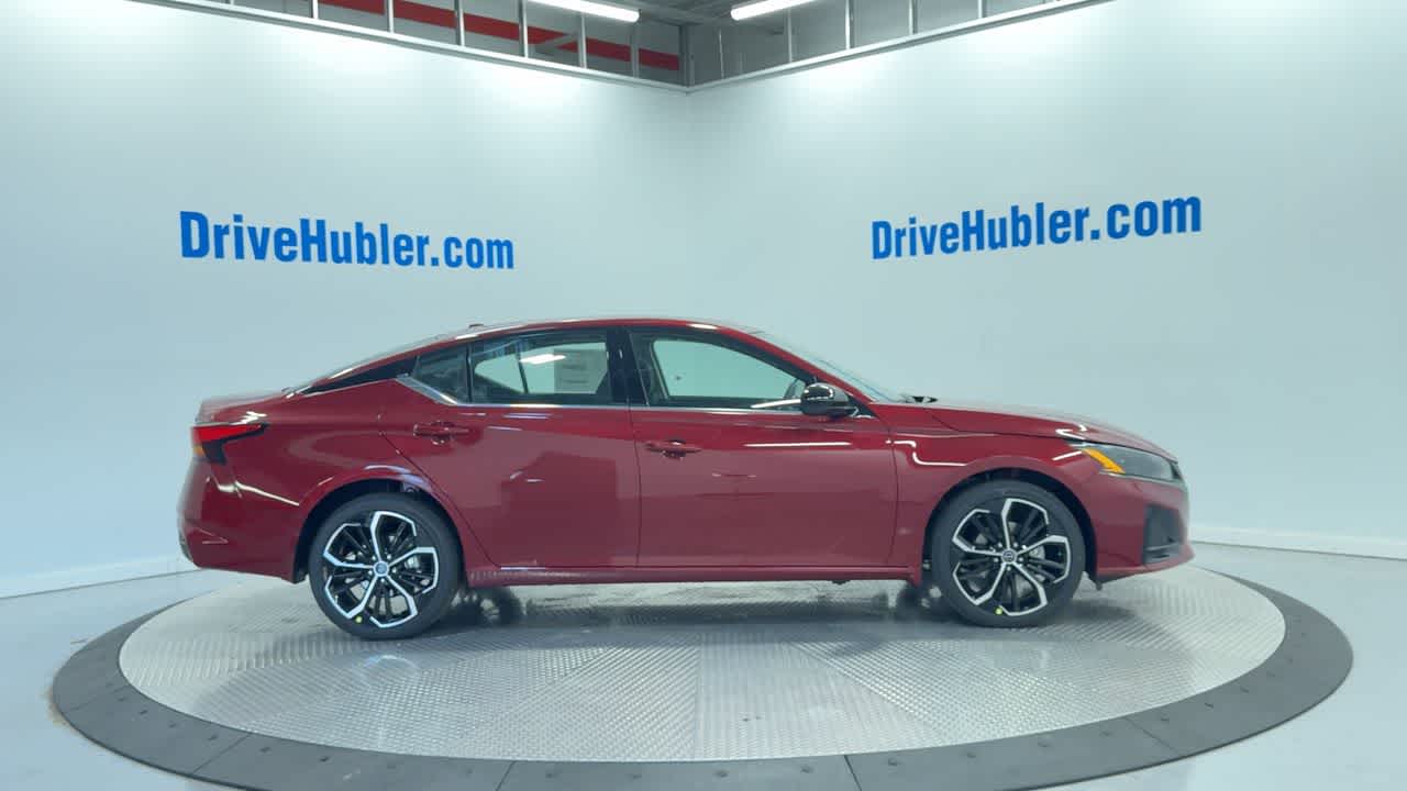 2025 Nissan Altima SR