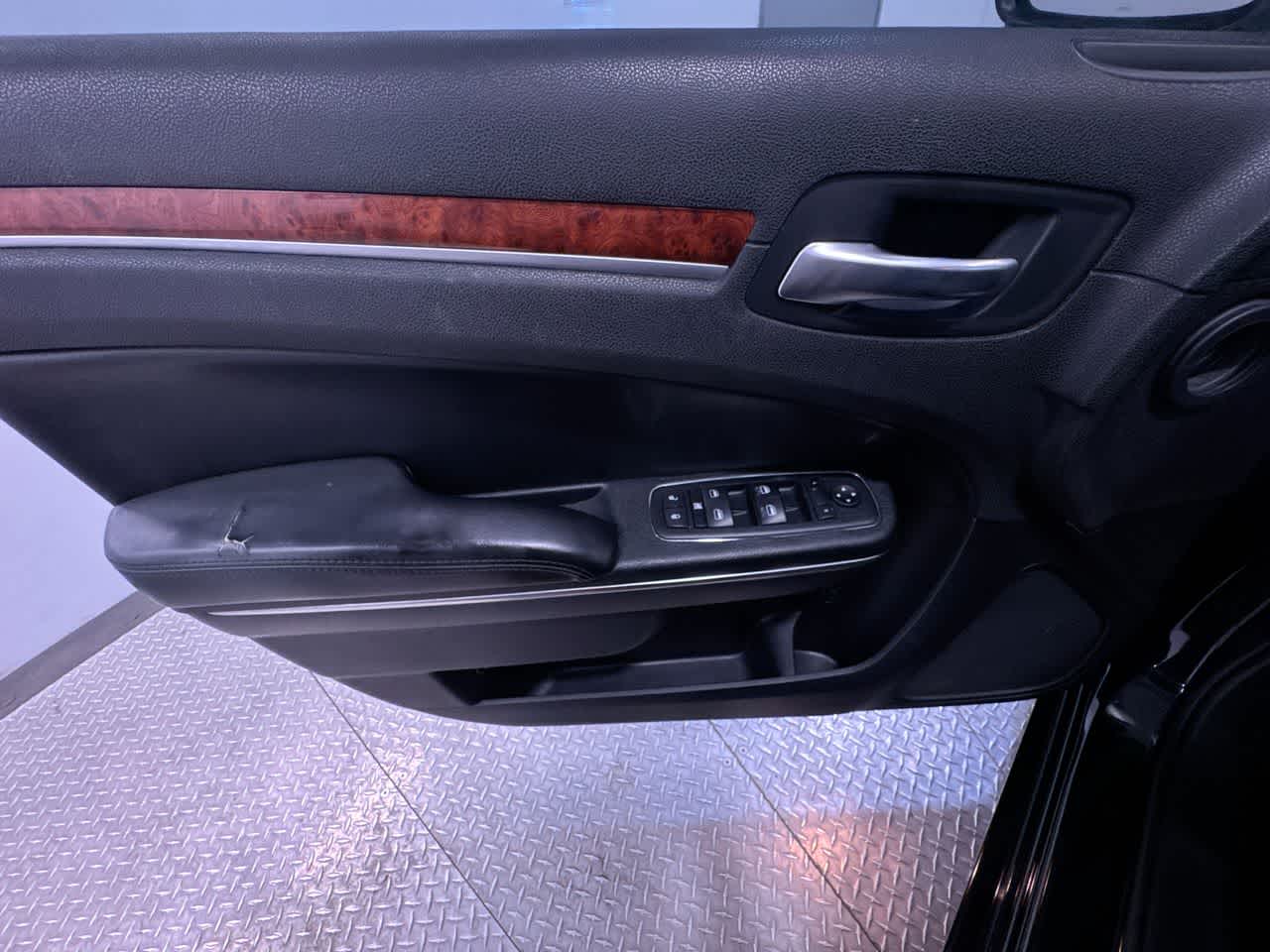 2014 Chrysler 300 4dr Sdn AWD