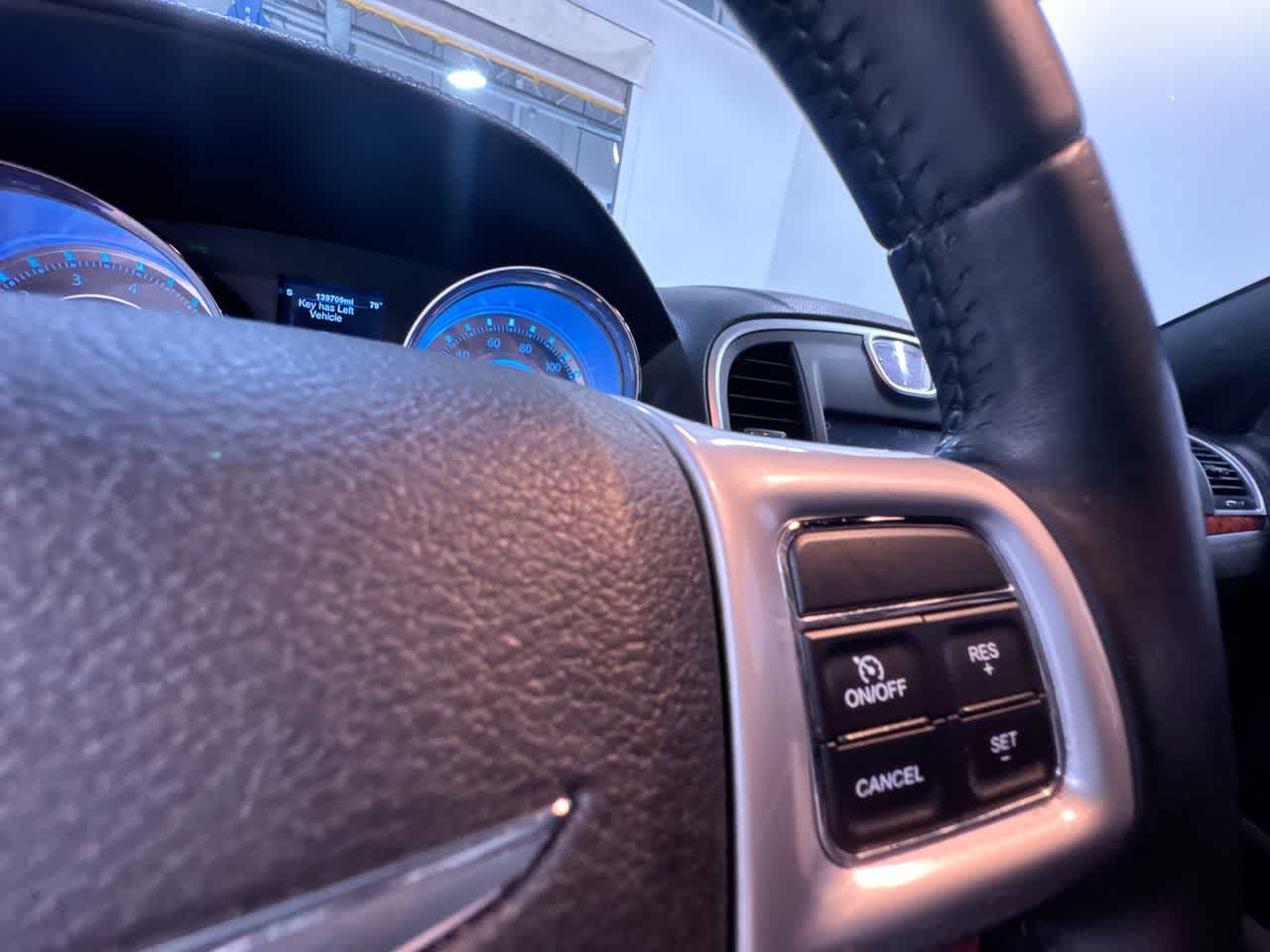 2014 Chrysler 300 4dr Sdn AWD