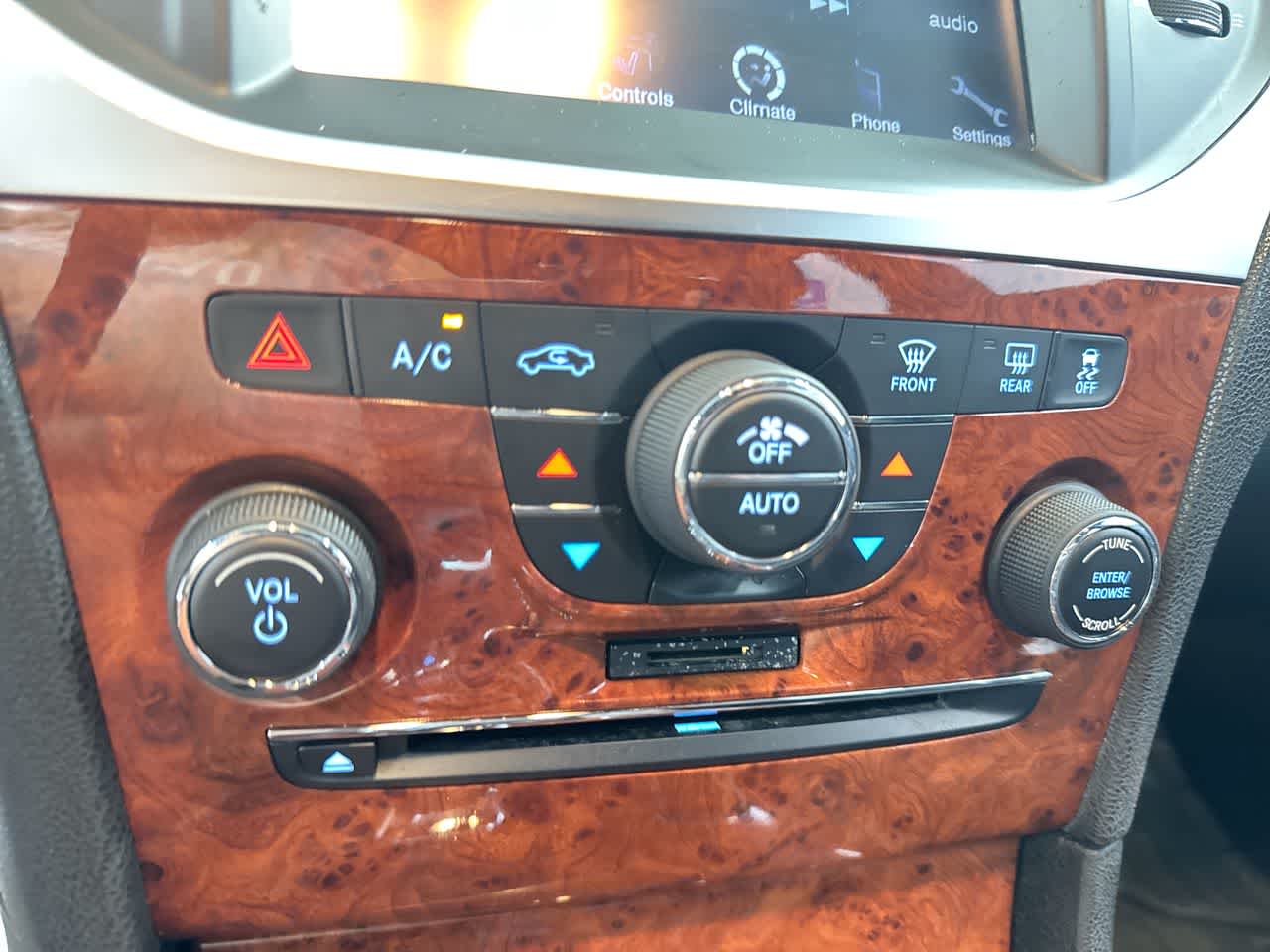 2014 Chrysler 300 4dr Sdn AWD