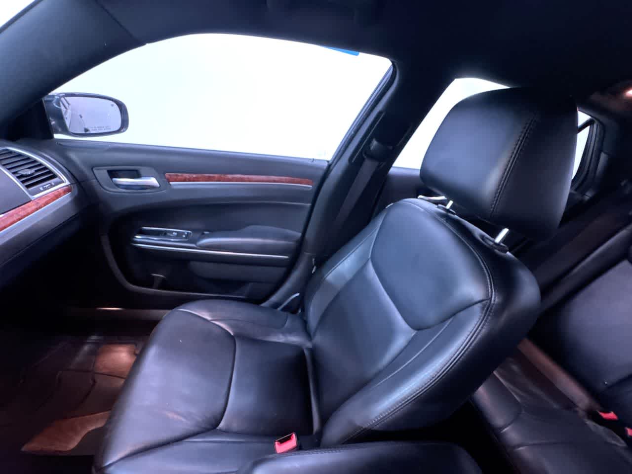 2014 Chrysler 300 4dr Sdn AWD