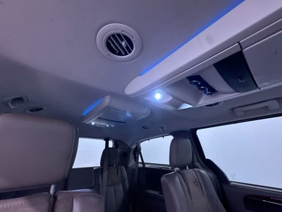 2015 Chrysler Town & Country Limited Platinum