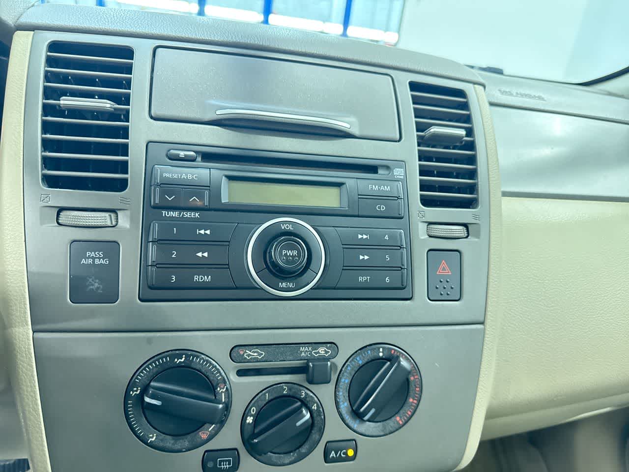 2009 Nissan Versa 1.8 S