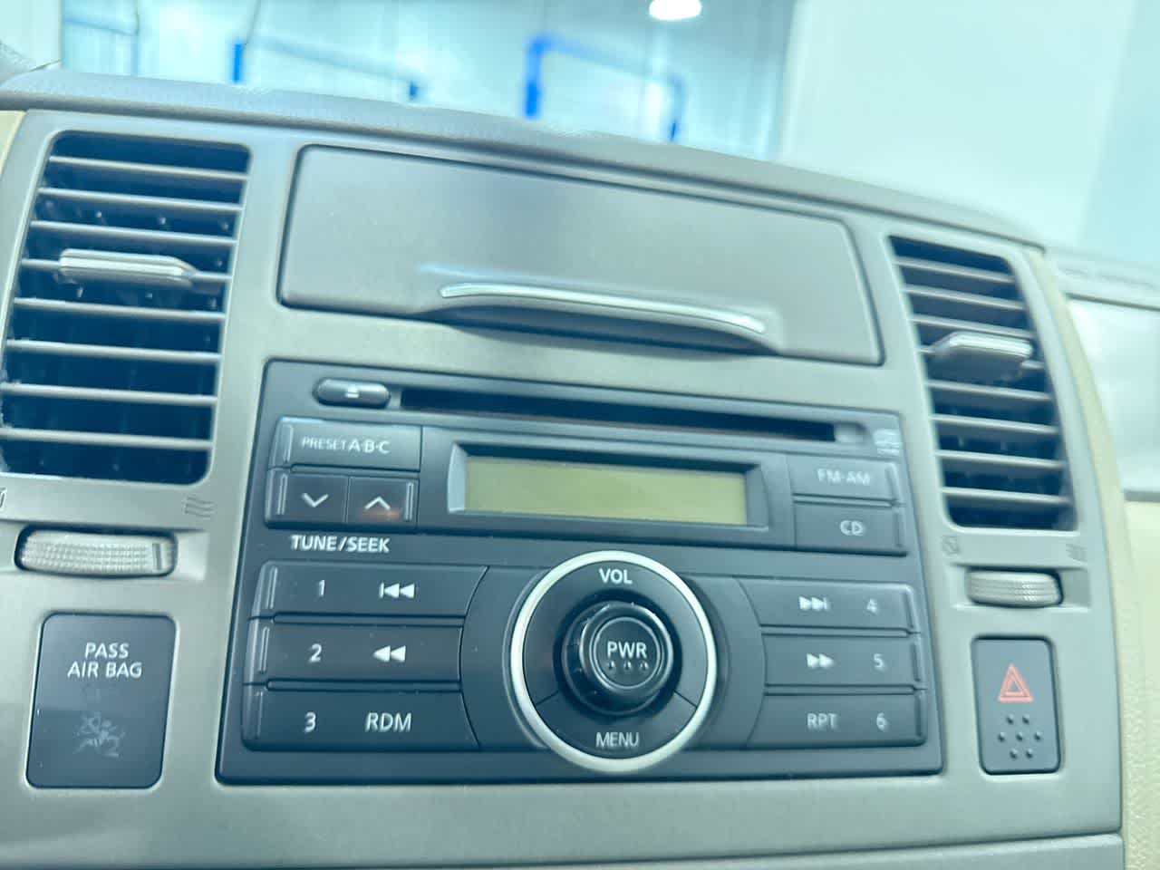 2009 Nissan Versa 1.8 S