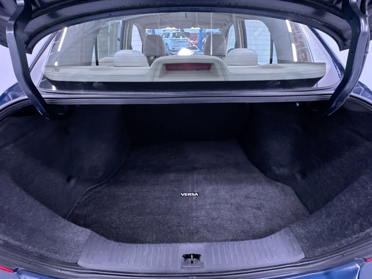 2009 Nissan Versa 1.8 S