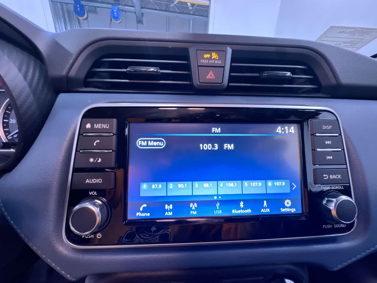 2025 Nissan Versa SV