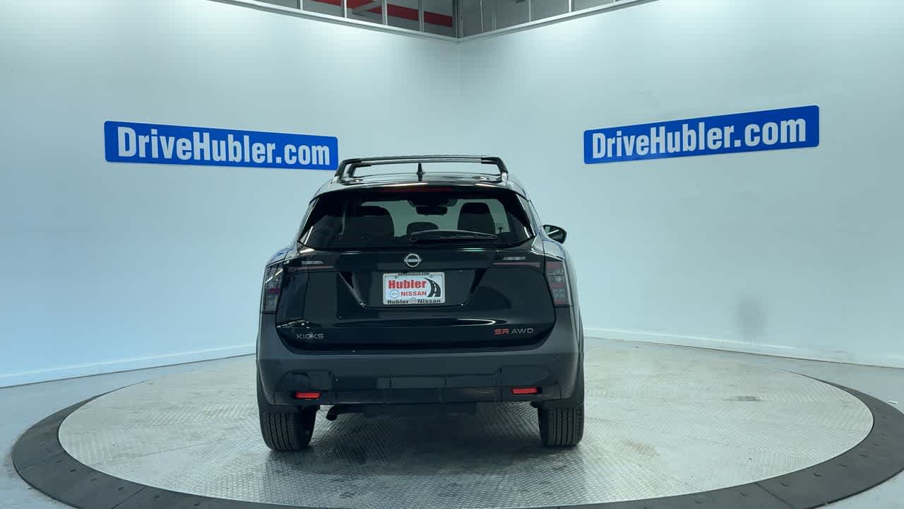 2025 Nissan Kicks SR