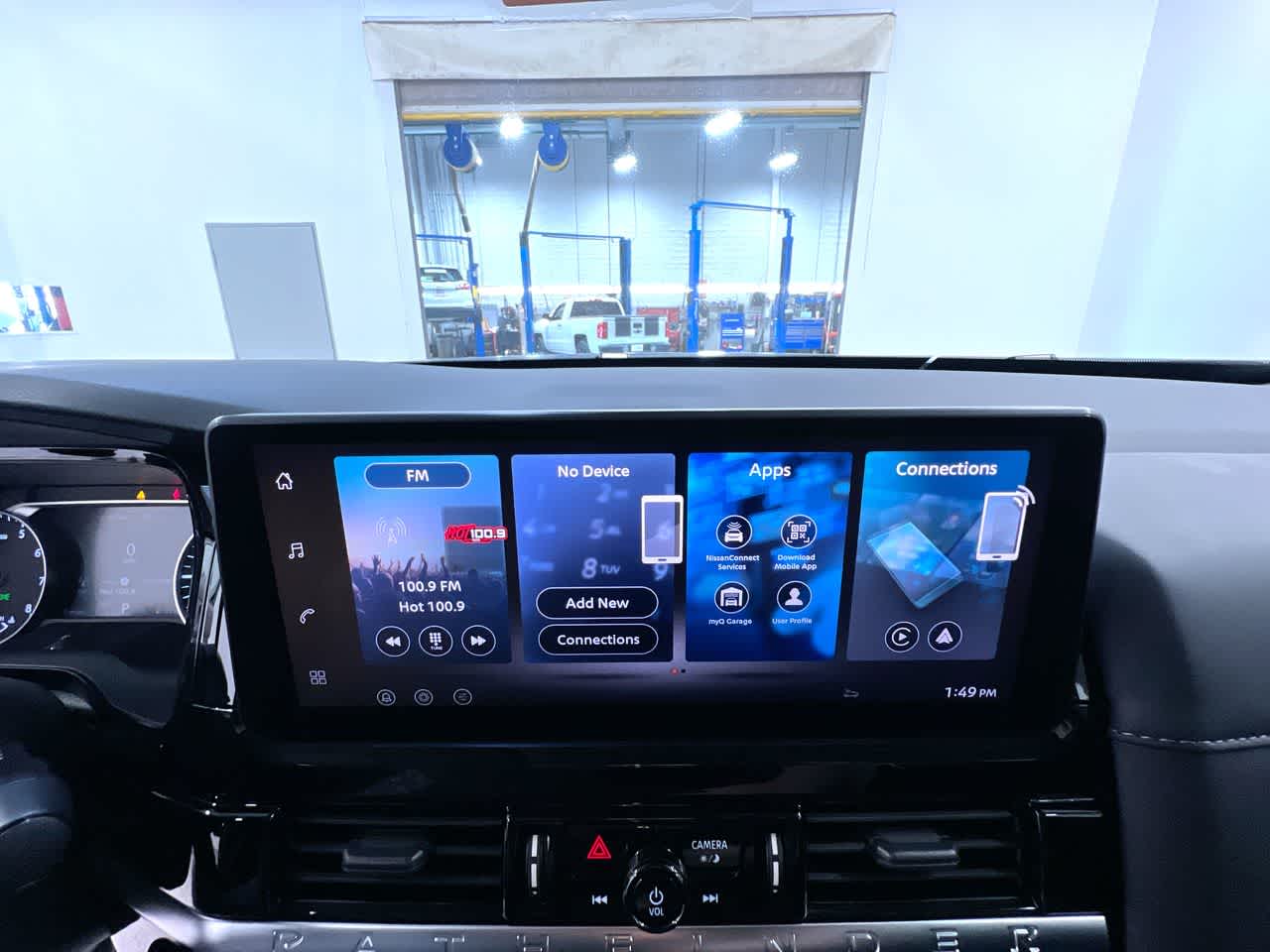 2026 Nissan Pathfinder SV