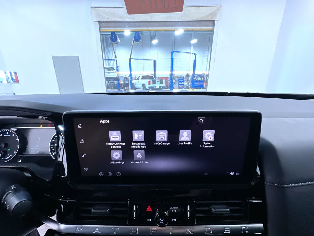 2026 Nissan Pathfinder SV