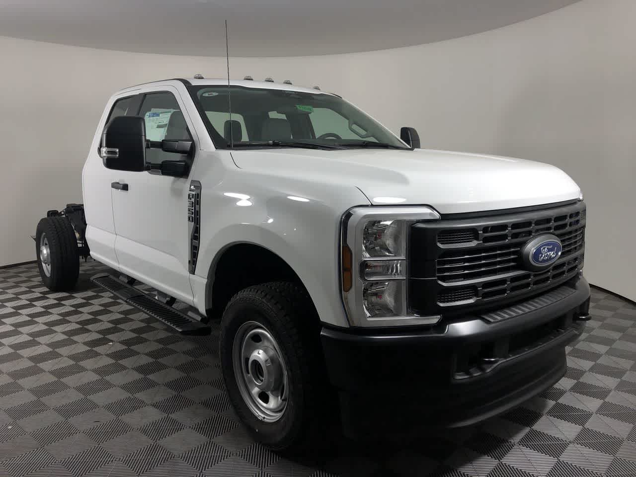 2024 Ford Super Duty F-350 SRW XL