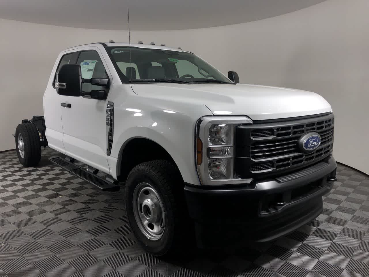 2024 Ford Super Duty F-350 SRW XL