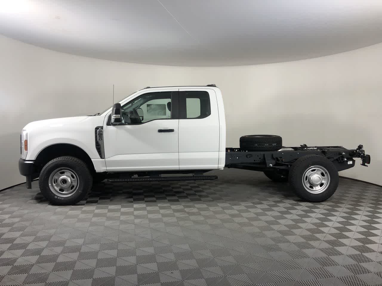 2024 Ford Super Duty F-350 SRW XL