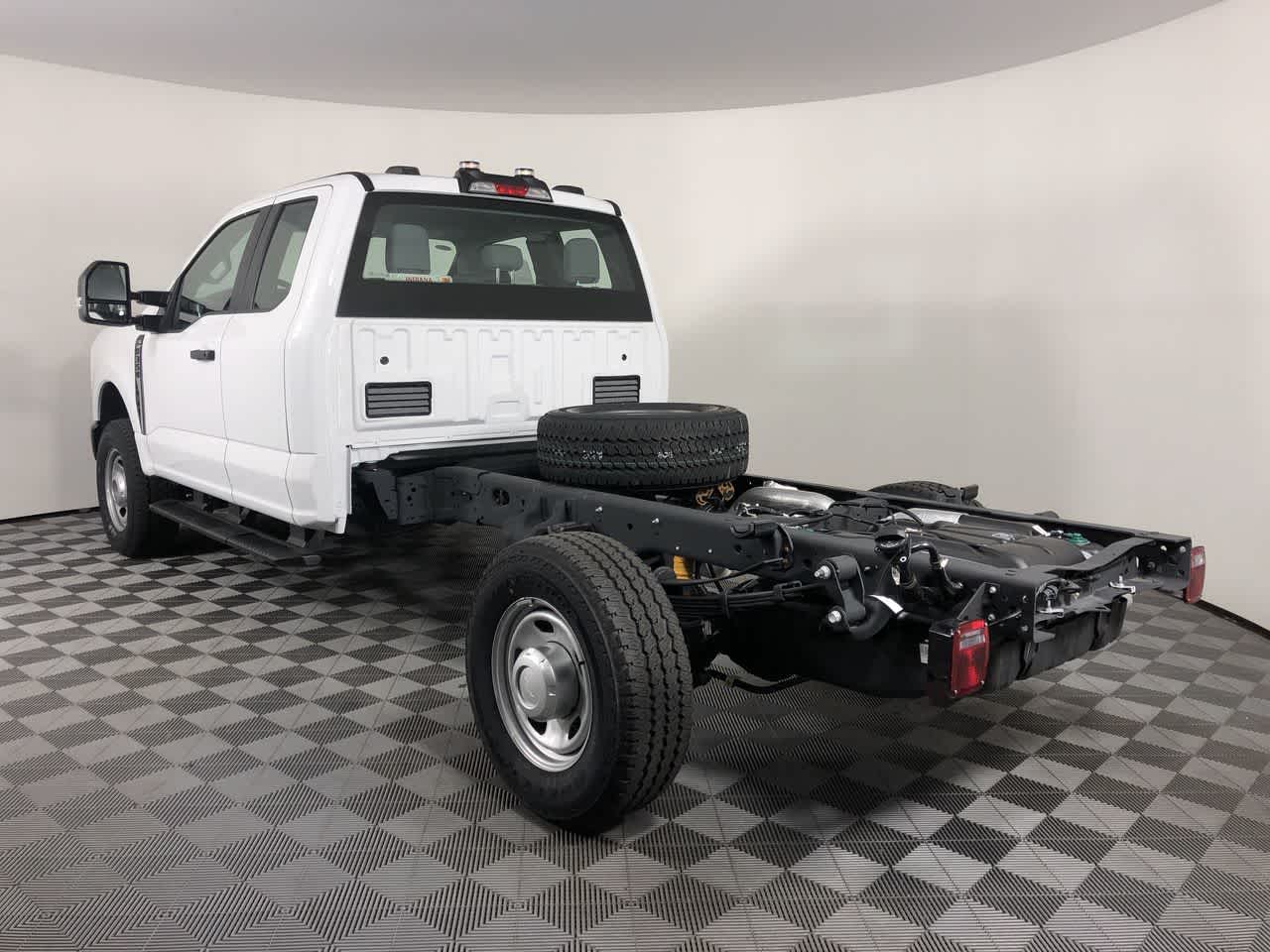 2024 Ford Super Duty F-350 SRW XL