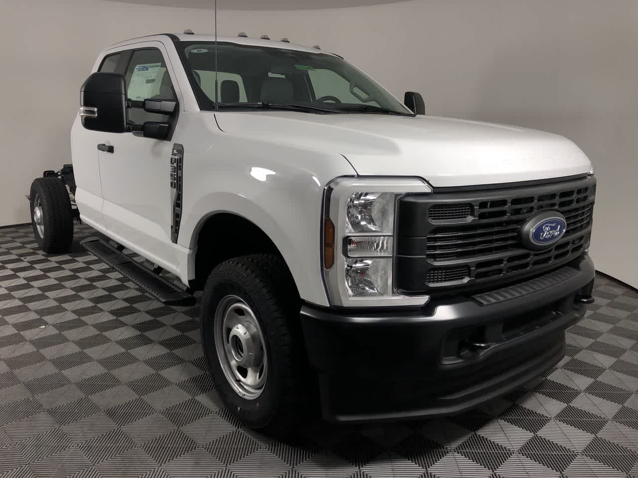 2024 Ford Super Duty F-350 SRW XL