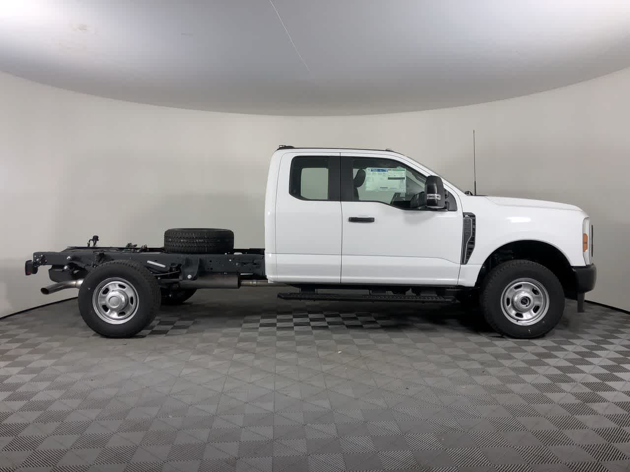 2024 Ford Super Duty F-350 SRW XL
