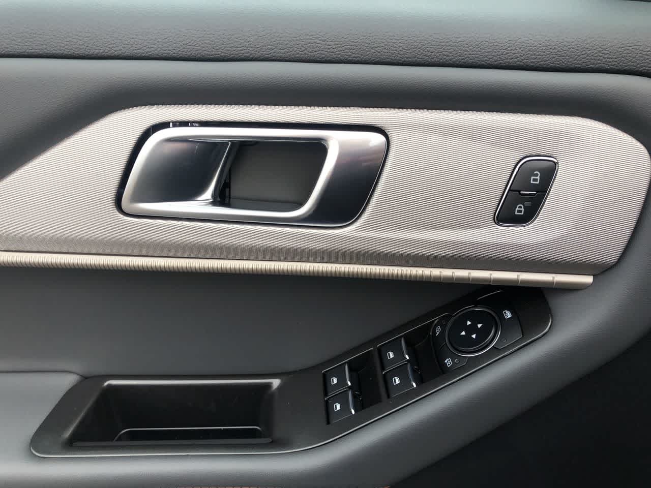 2026 Ford Explorer Active w/100A Pkg