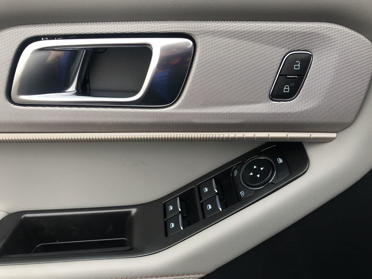 2026 Ford Explorer Active w/100A Pkg