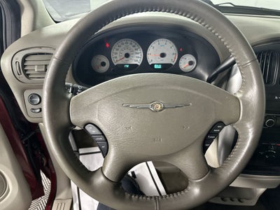 2005 Chrysler Town & Country Touring